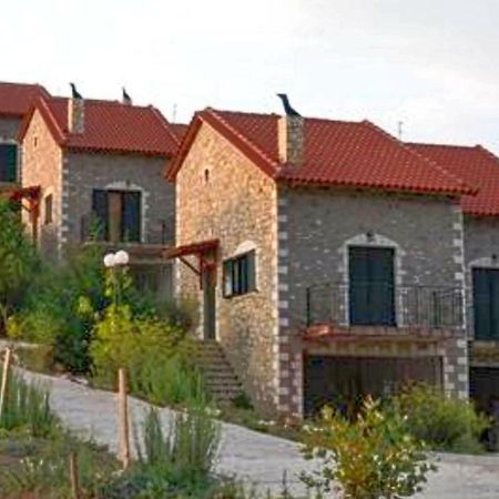 All Seasons Πέτρινες Παραδοσιακές Κατοικίες Kalavryta Ngoại thất bức ảnh