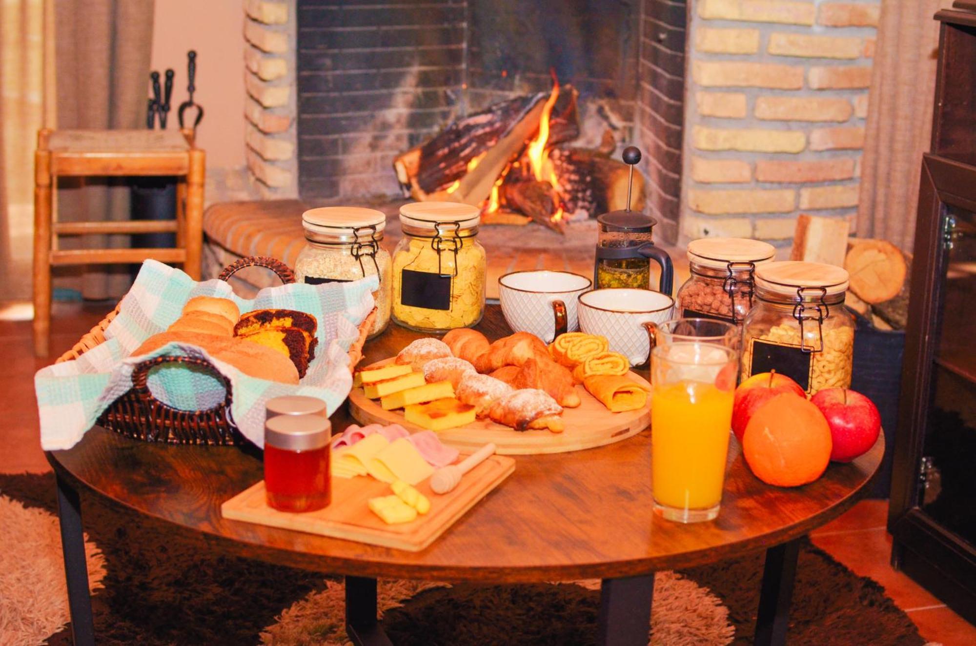 All Seasons Πέτρινες Παραδοσιακές Κατοικίες Kalavryta Ngoại thất bức ảnh