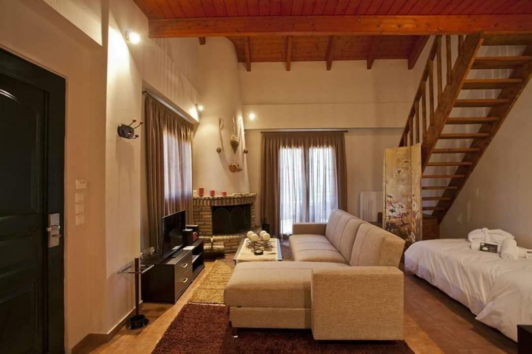 All Seasons Πέτρινες Παραδοσιακές Κατοικίες Kalavryta Ngoại thất bức ảnh