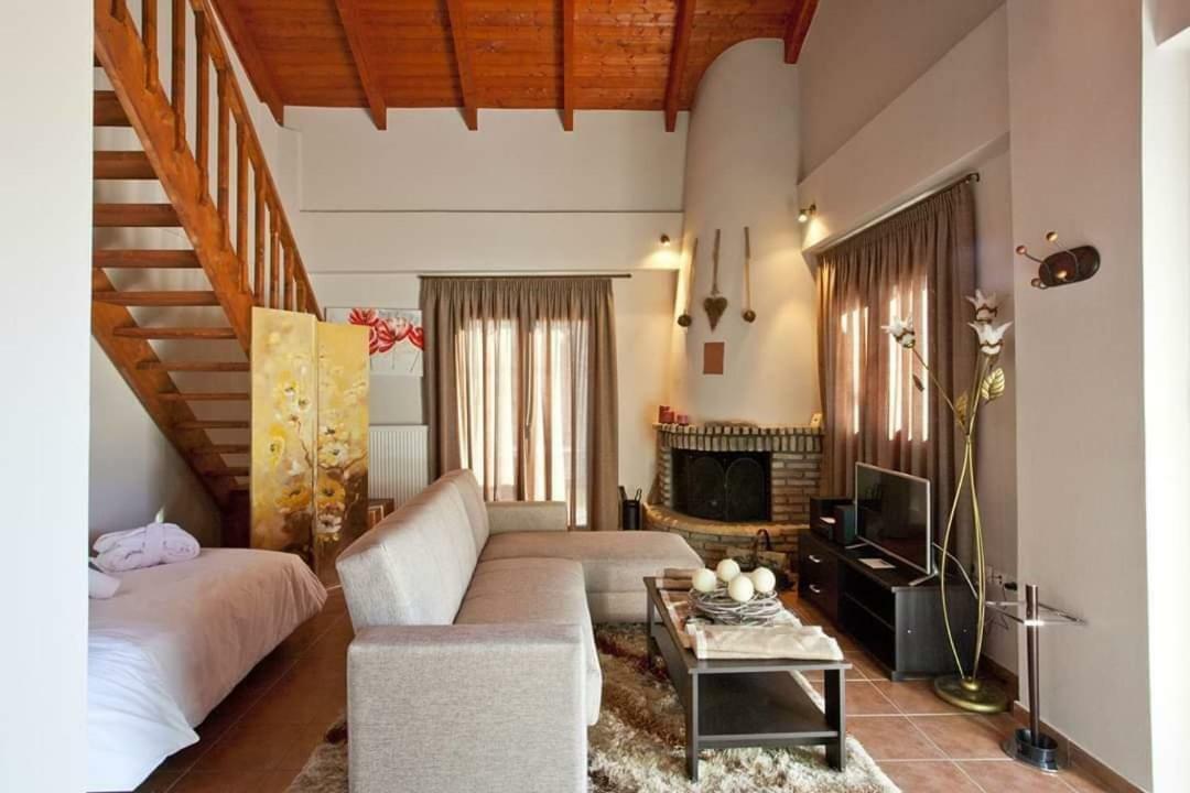 All Seasons Πέτρινες Παραδοσιακές Κατοικίες Kalavryta Ngoại thất bức ảnh